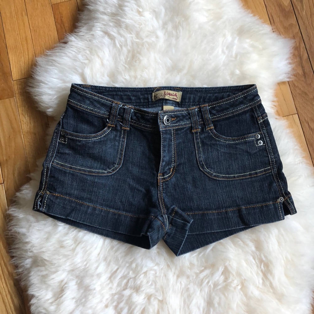 LIQUID jean shorts size 7. EUC